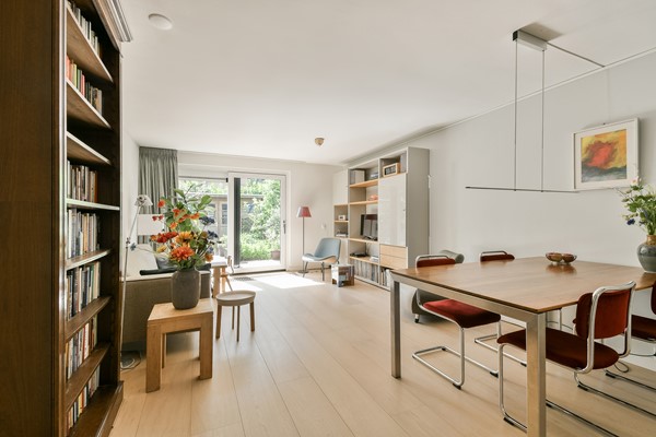 Lichte en sfeervolle eengezinswoning aan het Kasterleepark met vier slaapkamers, zonnige tuin en energielabel A
